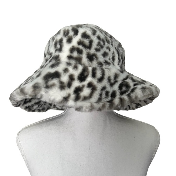 Sprigs Accessories - Sprigs PlushMello Faux Fur Bucket Hat Snow Leopard/Gray